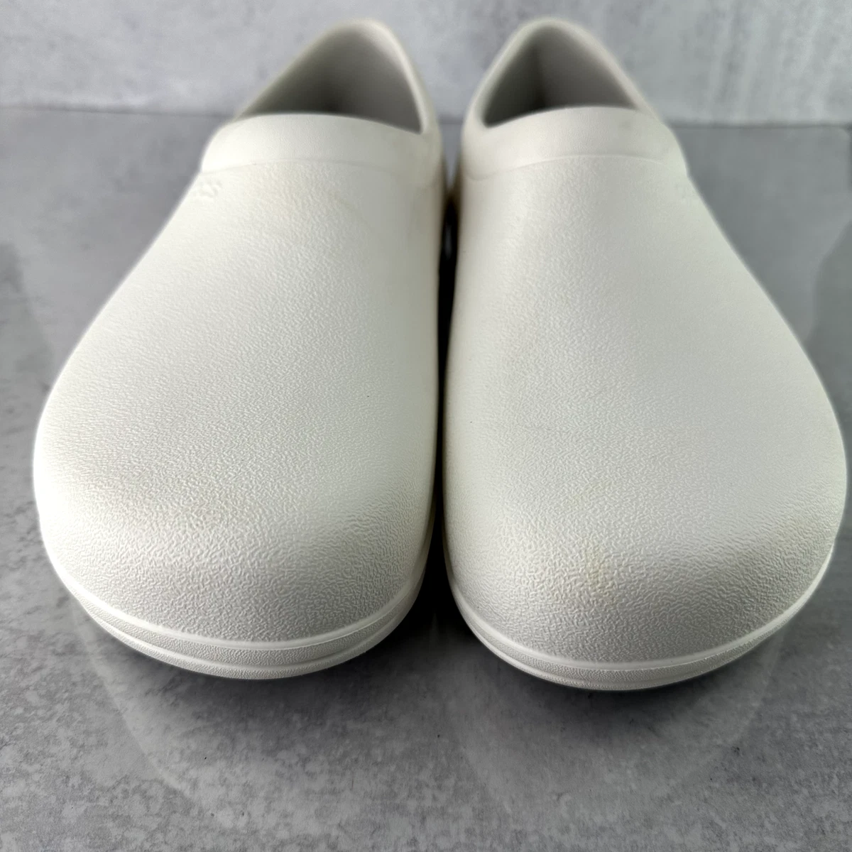 White crocs best sale nursing shoes