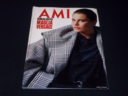 1985 OCTOBER 10 AMICA MAGAZINE - VERSACE COVER ITALIAN TEXT ISSUE - H 16 - Afbeelding 1 van 2