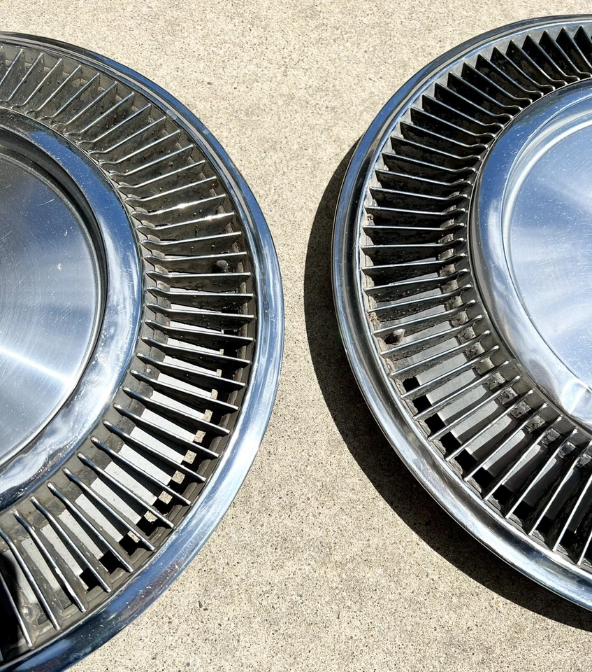 Cubiertas de rueda tapacubos Lincoln Continental Premier Town Car vintage OEM años 60-70 Foto 3 de 4