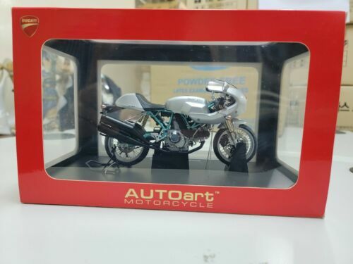 2005 Norton Commando 952 Red Autoart 1:12 Model Motorcycle 2005 Norton Commando 952 Red Autoart 1:12 Model Motorcycle