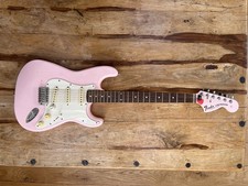 Squire Stratocaster Shell Pink, Vintage Fender facelift