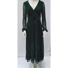 Betsy  Adam Women's Long Sleeve V-Neck Solid Shimmer Gown Size 8
