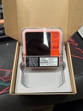 rabbit r1 AI Handheld Leuchtorange Orange Original Display Case Open Box