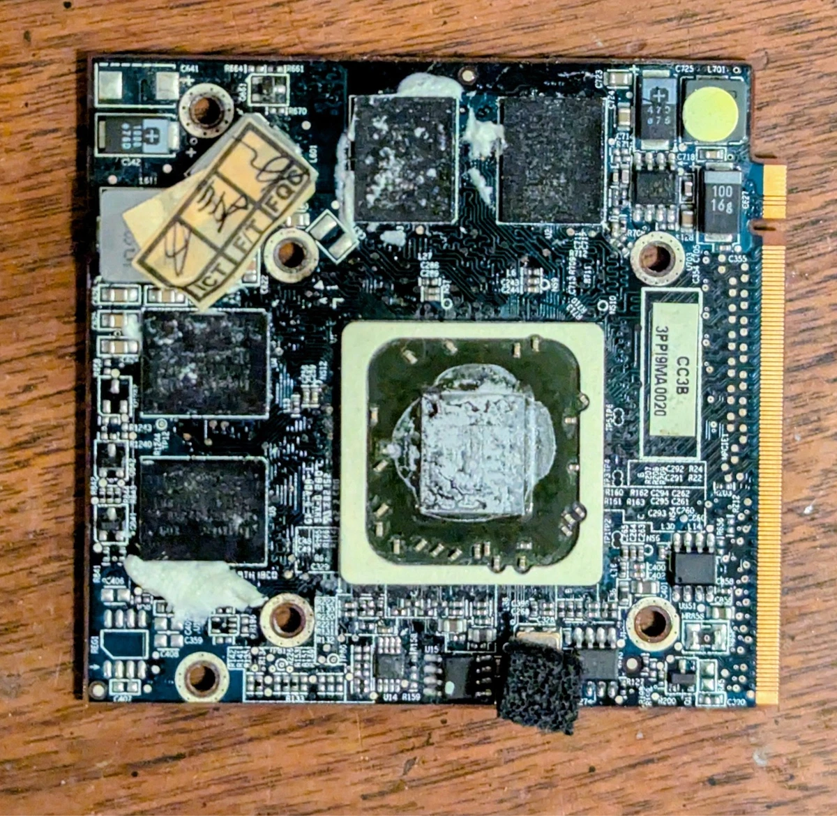 Apple iMac A1224 All-In-One Radeon HD 2400 XT 128MB Graphics Card- 109-B22531-10 Apple iMac A1224 All-In-One Radeon HD 2400 XT 128MB Graphics Card- 109-B22531-10
