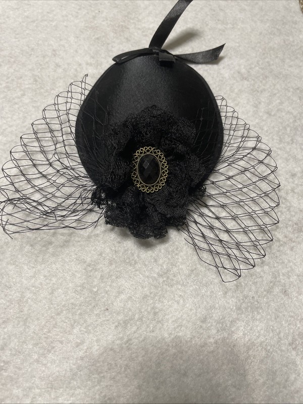 Ladies Vintage Fascinator/head Piece 