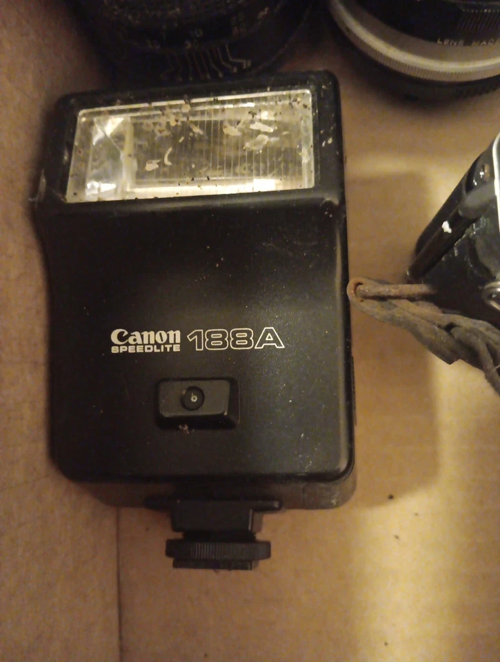 Canon AE-1CameraBundlewith 75-205 мм 55 мм50 мм1:1450 мм1:18speedlite188A 2xYelr - Изображение 2 из 4