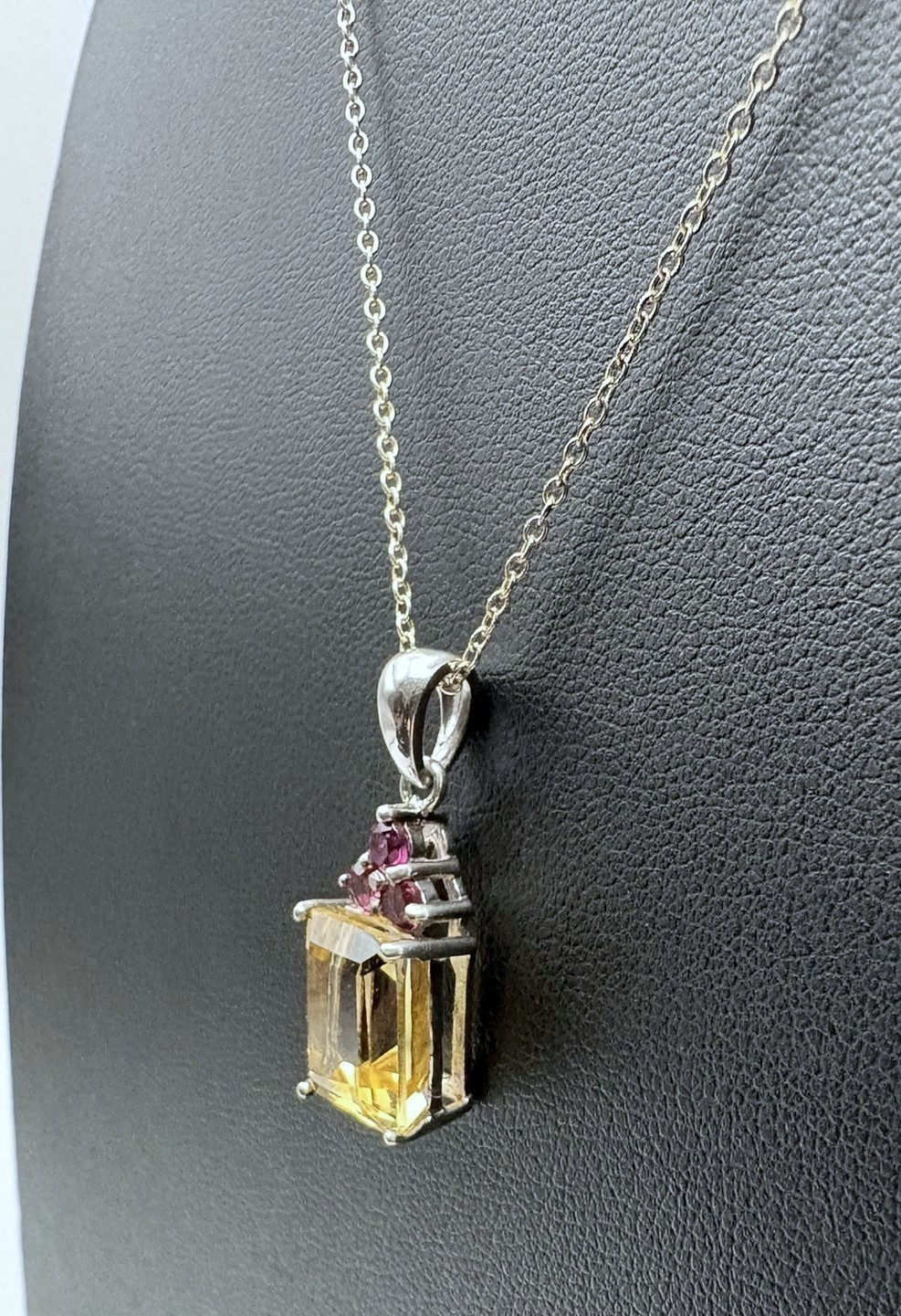 Yellow Rectangular Gemstone and Round Rhodolite S… - image 4