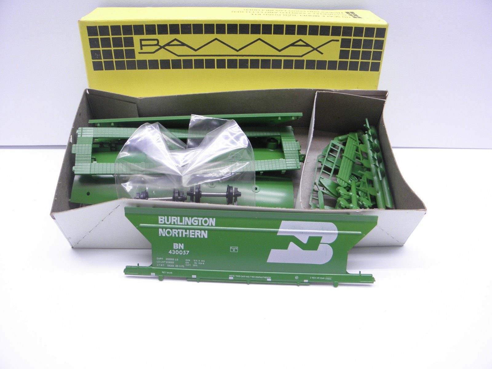 Ramax 2-Bay Centerflow Covered Hopper Burlington Northern #430057 Ho Scale Kit-B