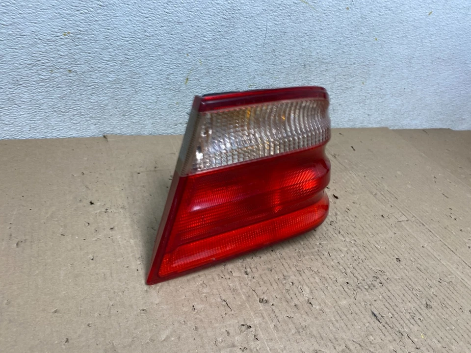Luz trasera lateral derecha pasajero Mercedes-Benz Clase E E E430 2000-2002 L4482 DW Foto 3 de 4