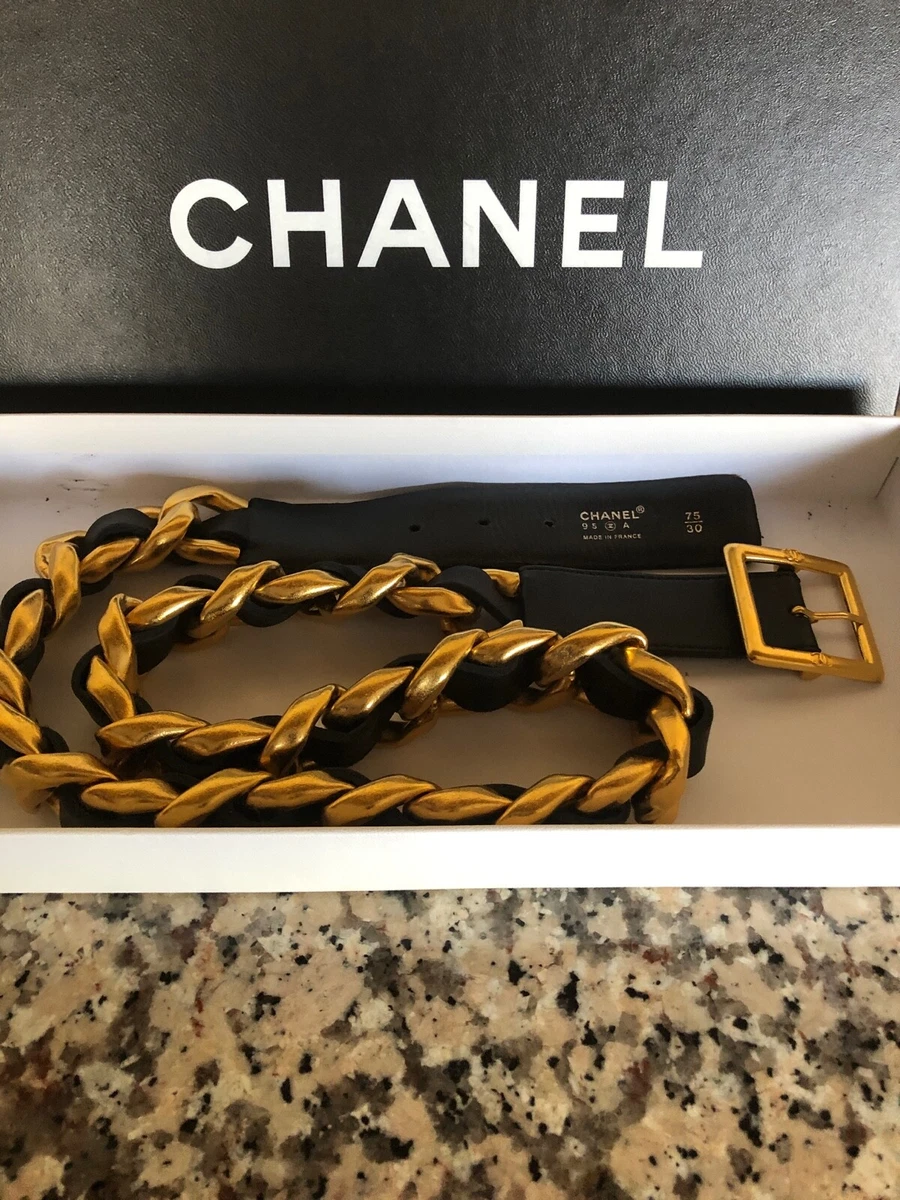 Chanel Double CC Buckle Balck leather Belt. Size 75 (30 US)