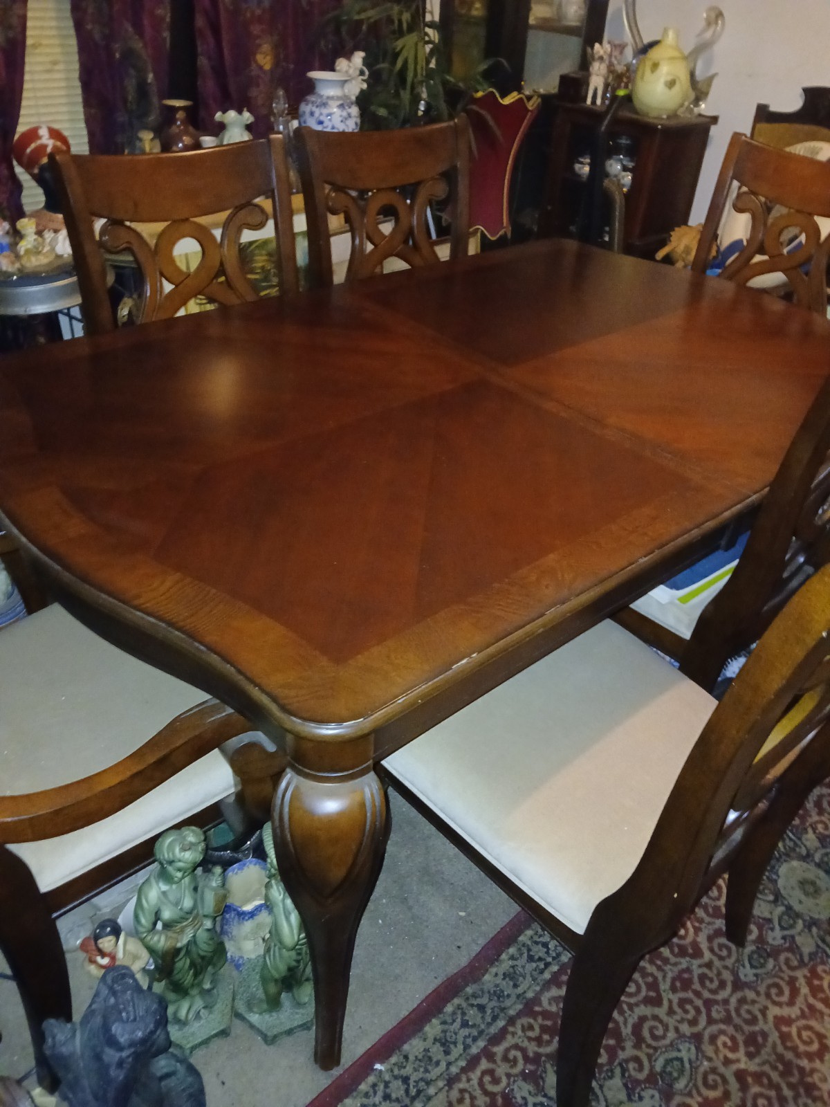 Wooden Dining Room Table With 6 Chairs.