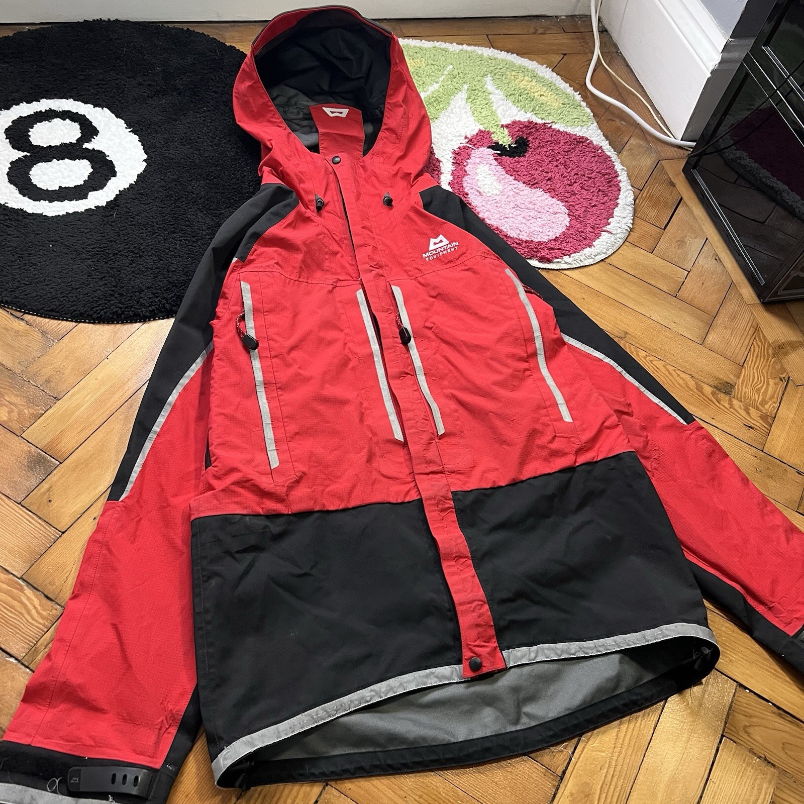 Mountain Equipment Red Kongur Gore-Tex Pro Shell Waterproof Hooded Jacket image 8