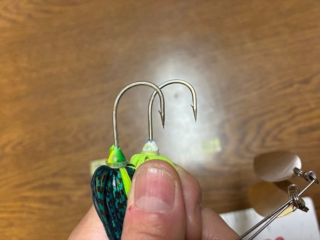 Waterland V8 Spinnerbait Set 3/8 oz with Custom Skirts Used, Rare Discontinued - Image 4