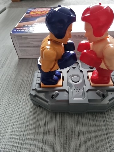 Electronic Knock Out Champs Boxing Game Toy Mimics Punch Movements Infrared VGC - Picture 7 of 14