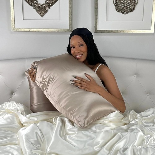 Luxurious 100% Grade 6A Silk Pillowcase with Hidden Zipper - Taupe 20" x 26" - Picture 5 of 10