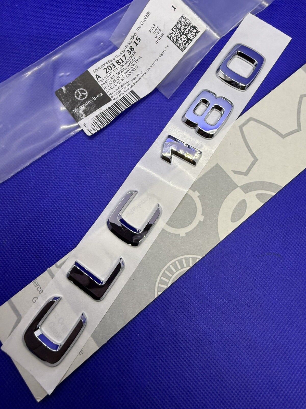 Insigne Mercedes CLC 180 neuf avec adhésif haute adhérence