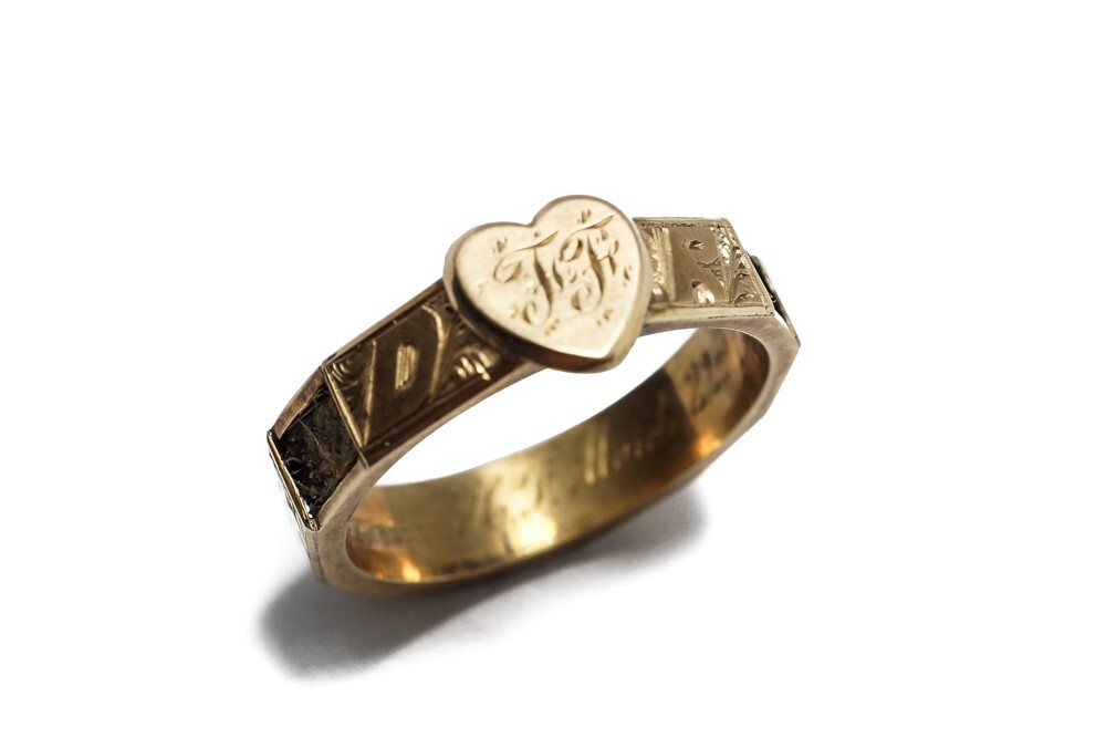 ANTIQUE VICTORIAN ENGLISH 9K GOLD HAIR BAND MOURNING REGARD RING