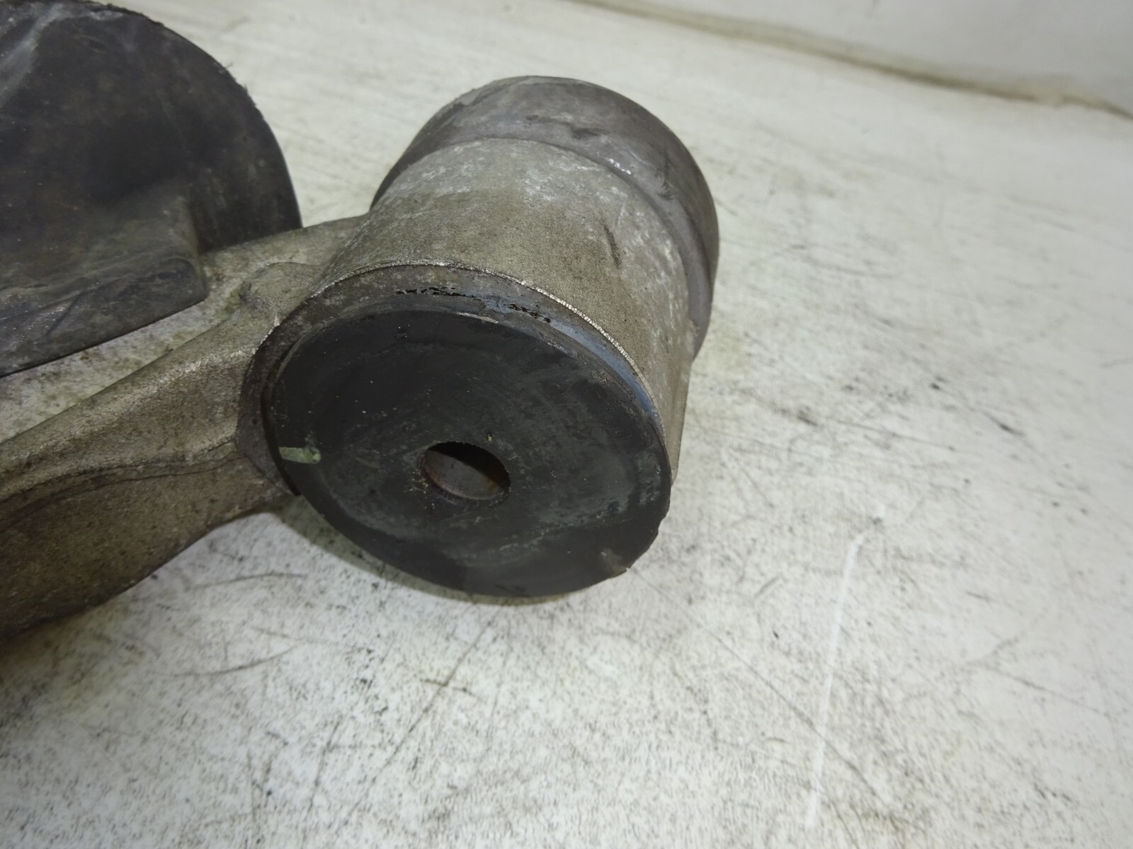 04-08 Maserati Quattroporte Front Right Side Lower Control Arm OEM DE2209187