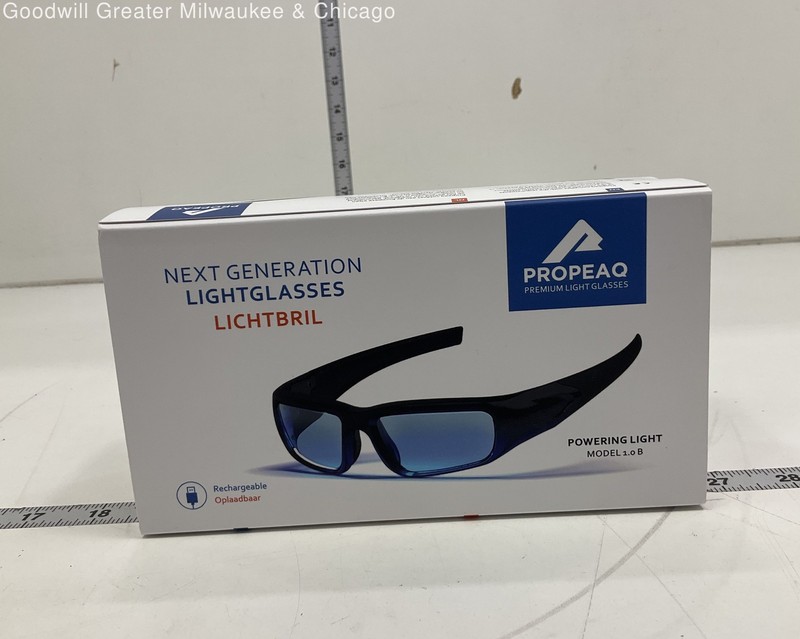 Propeaq Premium Light Glasses Powering Light Model: 1.0 IOB