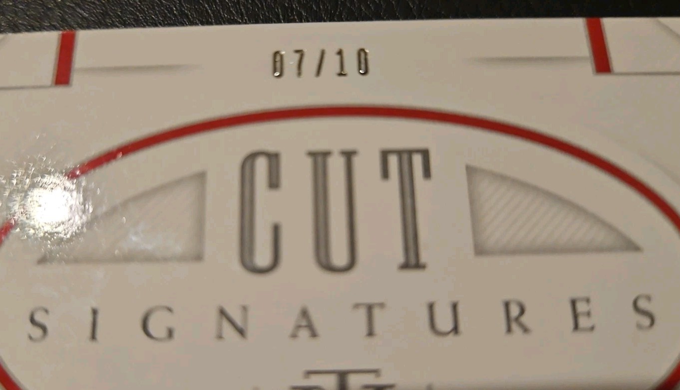 2022 National Treasures Lou Brock Legendary Signatures Awards Booklet Auto 7/10 view 3