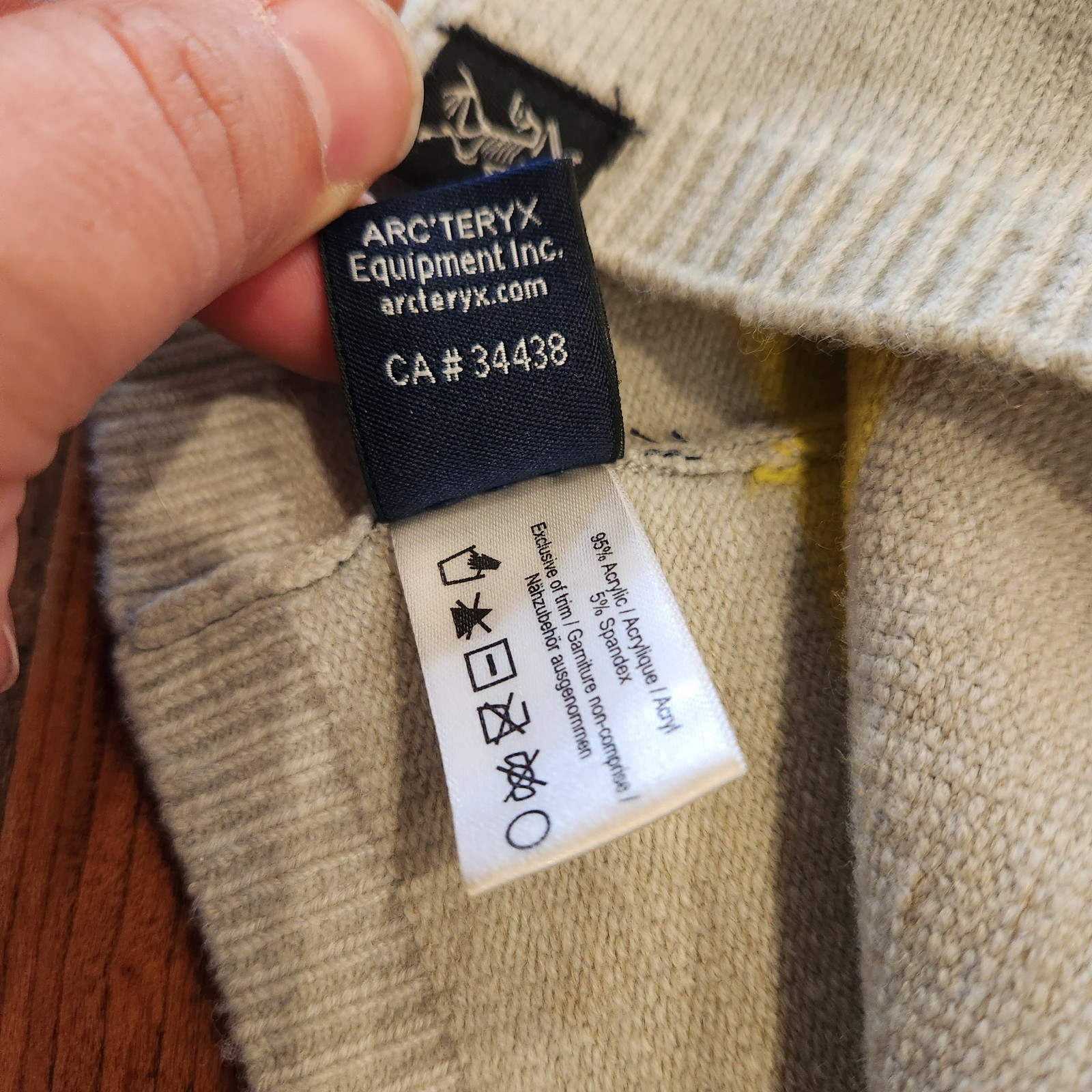 ARC'TERYX Vintage Arcteryx arco a righe teschio berretto acrilico inverno sci colorblock OS