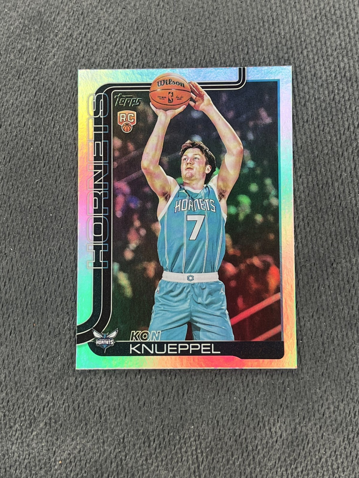 2025-26 Topps - Kon Knueppel #204 Rainbow Foilboard (RC)