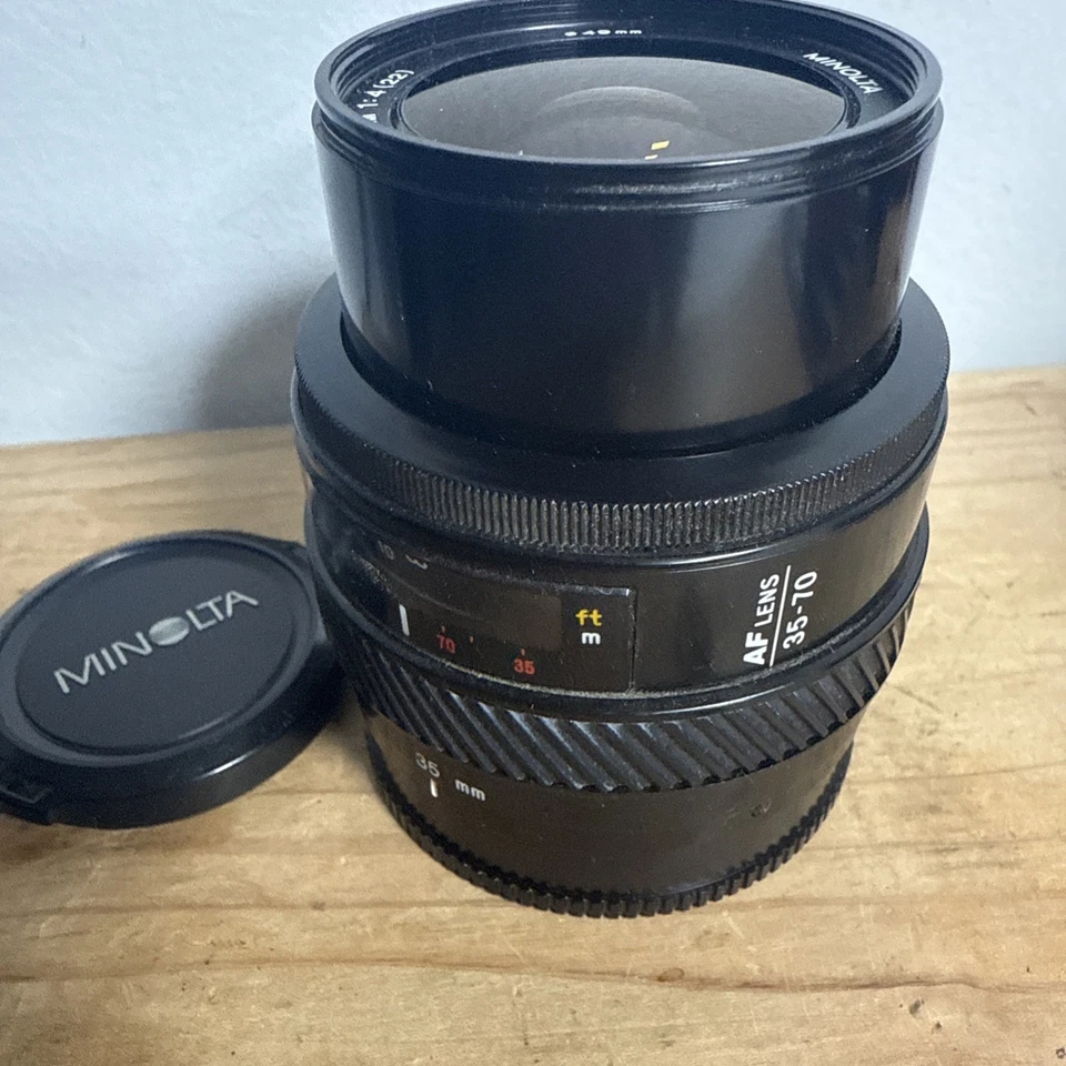 Minolta Maxxum AF Zoom Lens 35-70mm 1:4 (22) 49mm Lens w/ Caps Lids - Image 3 of 4