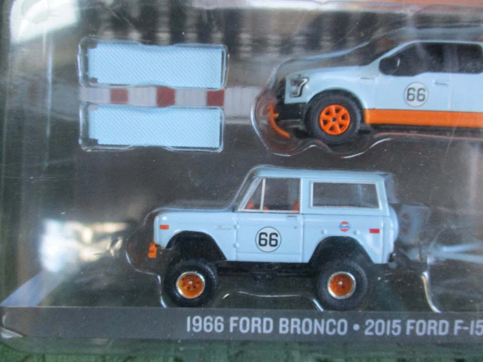 Greenlight Mijo Exclusive Gulf '66 Ford Bronco-'15 Ford F-150 и бортовой прицеп - Изображение 2 из 4