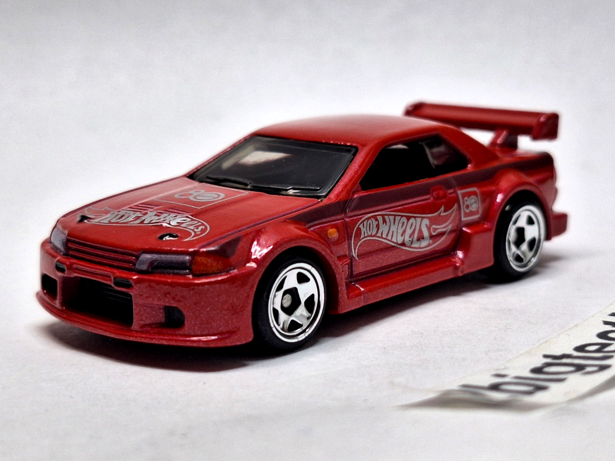 Nissan Skyline GT-R (R-32) RED Hot Wheels 80th Anniversary box Set