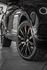 BENTLEY BENTAYGA 22 wheel tire package brand new  fits all models Bentayga new!