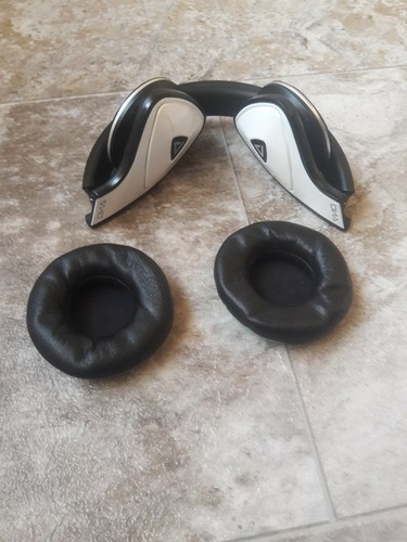 Auriculares intraurales Monster DNA, esmoquin blanco #MHDNAONWHB - Imagen 3 de 3