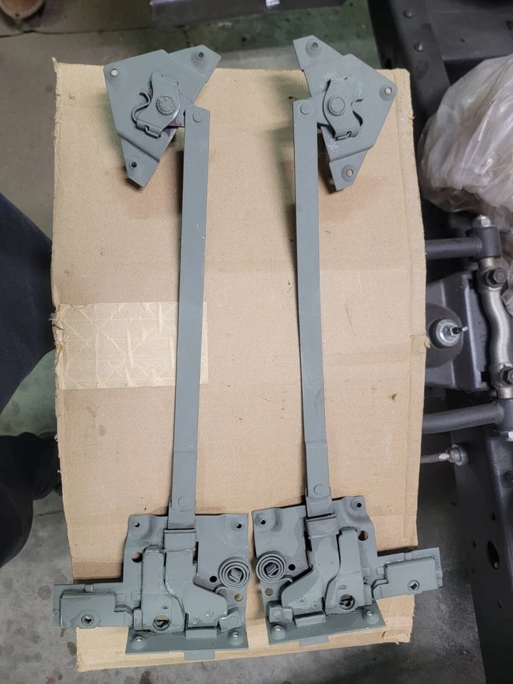 1948 To 1952 Ford Truck 5 Star Door Latches F1 F2 F3 F4 F5 F6 F7 F8 OEM - Imagem 4 de 4