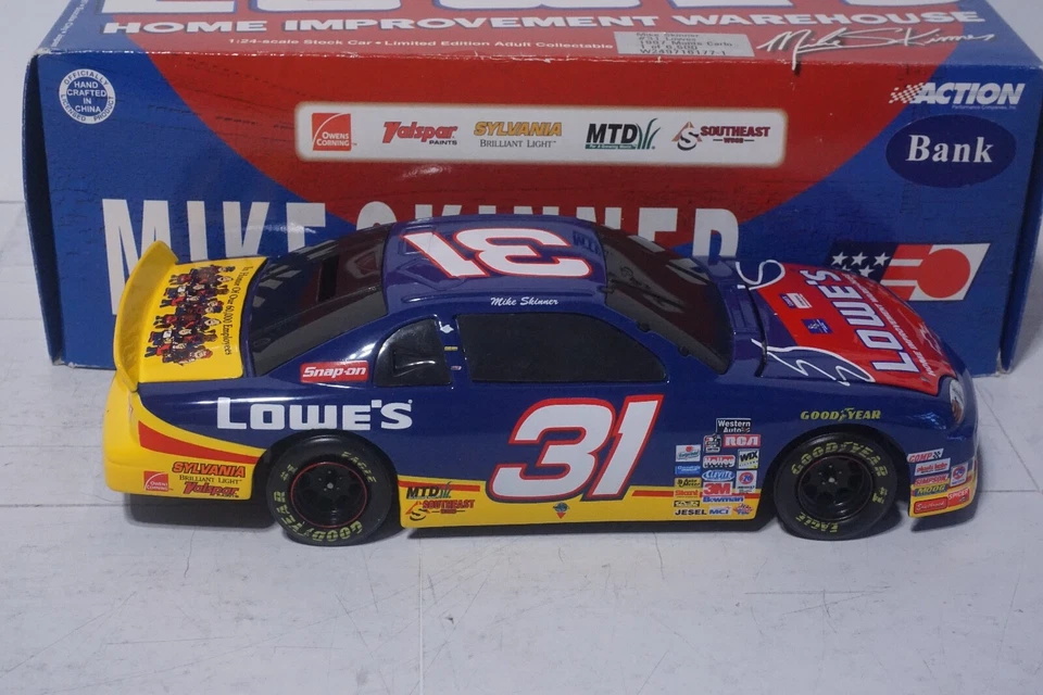 NIB 1997 #31 MIKE SKINNER JAPAN LOWES MONTE CARLO 1/24 ACTION BWB Diecast Model - Image 4 of 4
