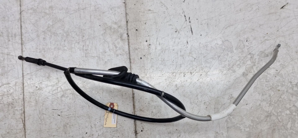 Cable de freno de estacionamiento trasero derecho Volkswagen Passat 2012-2015 OEM 561711951 Foto 2 de 4