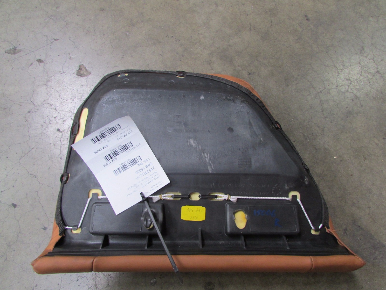 Ferrari California RH, Right Rear Seat Lower Section, Cuoio, 1 Bad Tab 82010529