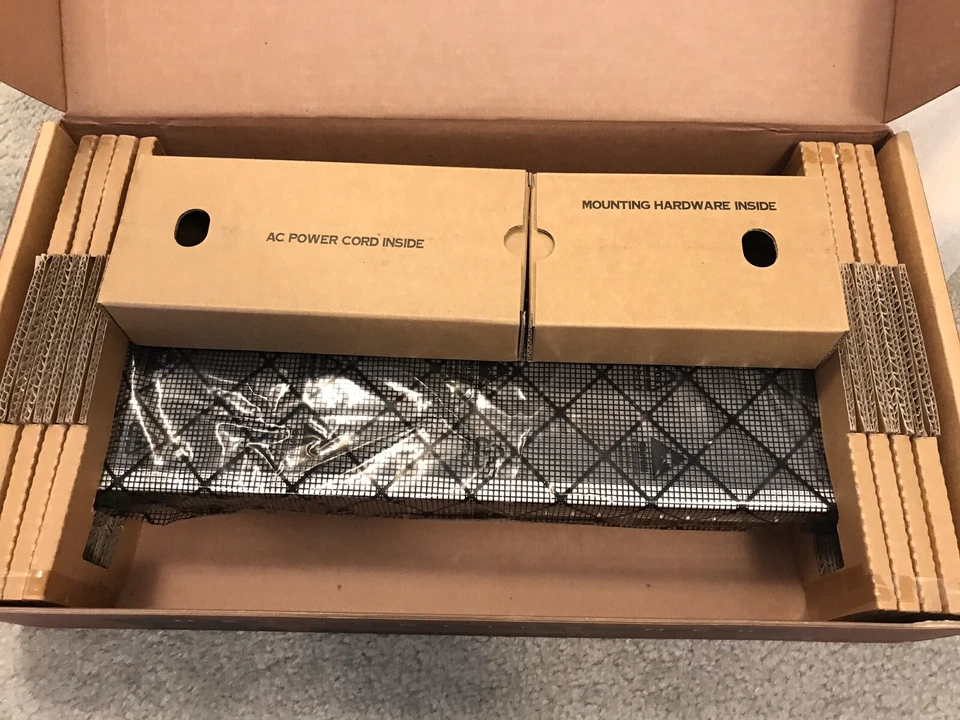 Conmutador VLAN troncal Kingston 16 puertos Fast Ethernet montaje en rack NUEVO EN CAJA Foto 2 de 4