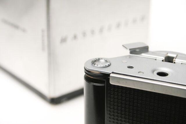 UNPERFORATED 70mm Replacement Wheel for A70 Hasselblad Back Magazine 70 100/200 UNPERFORATED 70mm Replacement Wheel for A70 Hasselblad Back Magazine 70 100/200