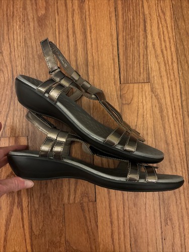Sandali donna Clarks Collection metallizzati gancio e passante taglia 9,5M - Foto 4 di 6