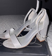 Women  s Silver Glitter Strappy Ankle Strap Buckle Block Heel Sandals US 7