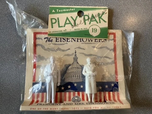 VINTAGE 1950's MARX THE EISENHOWERS PRESIDENTIAL COUPLE FIGURES  on CARD