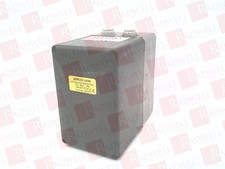 SCHNEIDER ELECTRIC STM-22-Q15.63/8 / STM22Q15638 (USED)
