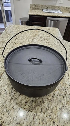 Vintage Lodge #16 Cast Iron Camp Dutch Oven Restored (*crack* in pot)