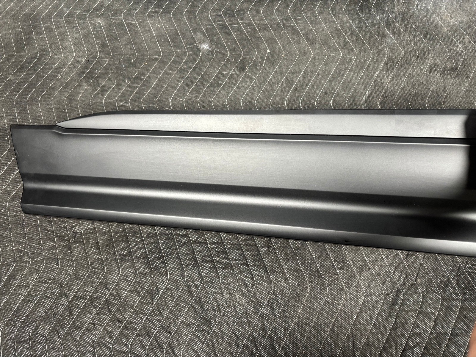 Lamborghini Urus 2025 FRONT+LEFT+LOWER Body side molding P/N 4ML853959