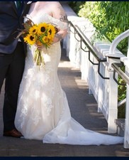 Lace Floor Lenth Strapless Wedding Dress Size 14