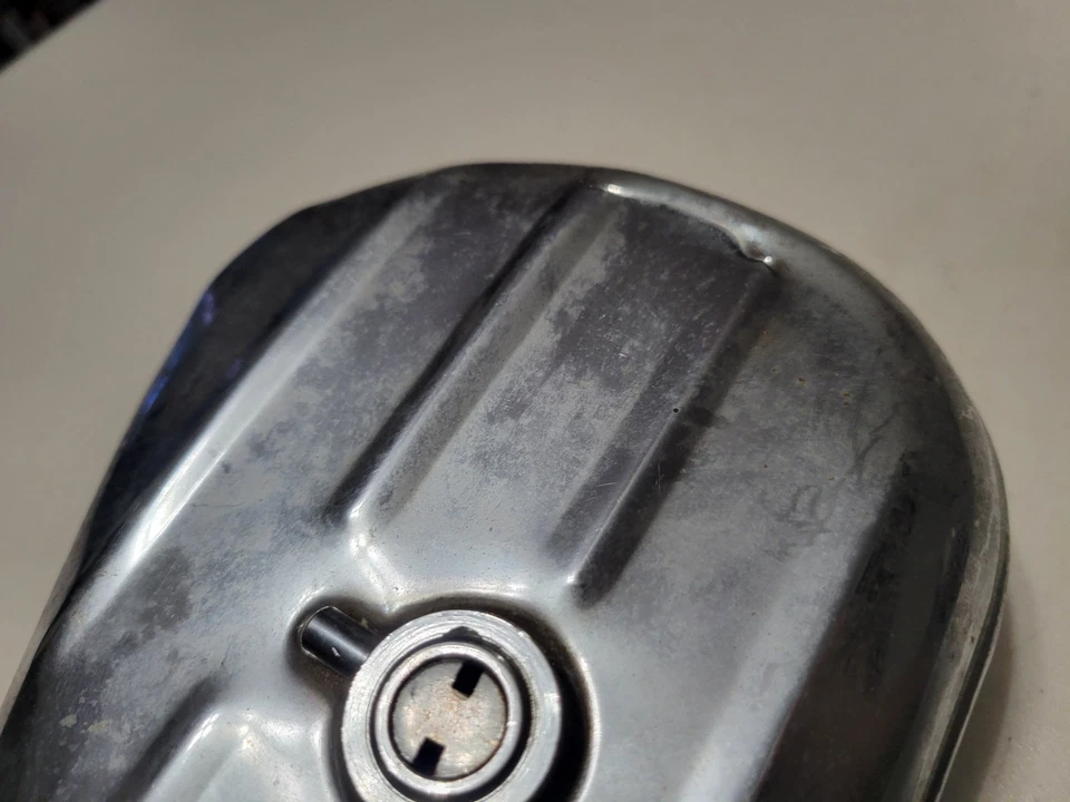 Caja de herramientas cromada lateral derecha para 40-57 Harley Davidson Panhead 64205-40C SIN LLAVE Foto 3 de 4