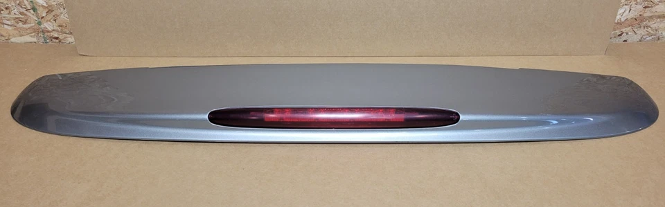 2002-2009 Chevrolet Trailblazer Rear Liftgate Spoiler 3rd Brake Light Panel OEM - Image 1 of 4