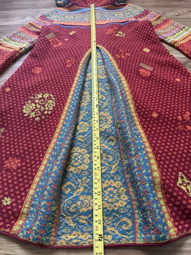 Luxus IVKO extra feine Lammwolle Mantel mit Kapuze Long Cardigan Ethno Blumen Strick S - Bild 14 von 14