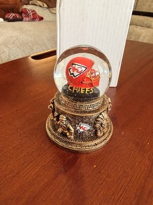 Kansas City Chiefs FOCO NFL Football Snow Globe