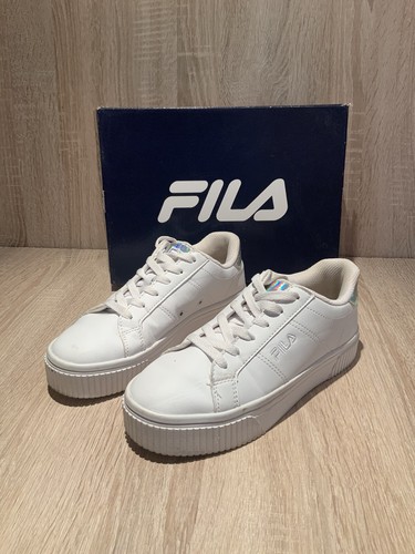 fila white pumps