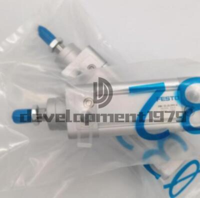 Ein Festo DSBC-100-150-PPVA-N3 Zylinder Neu